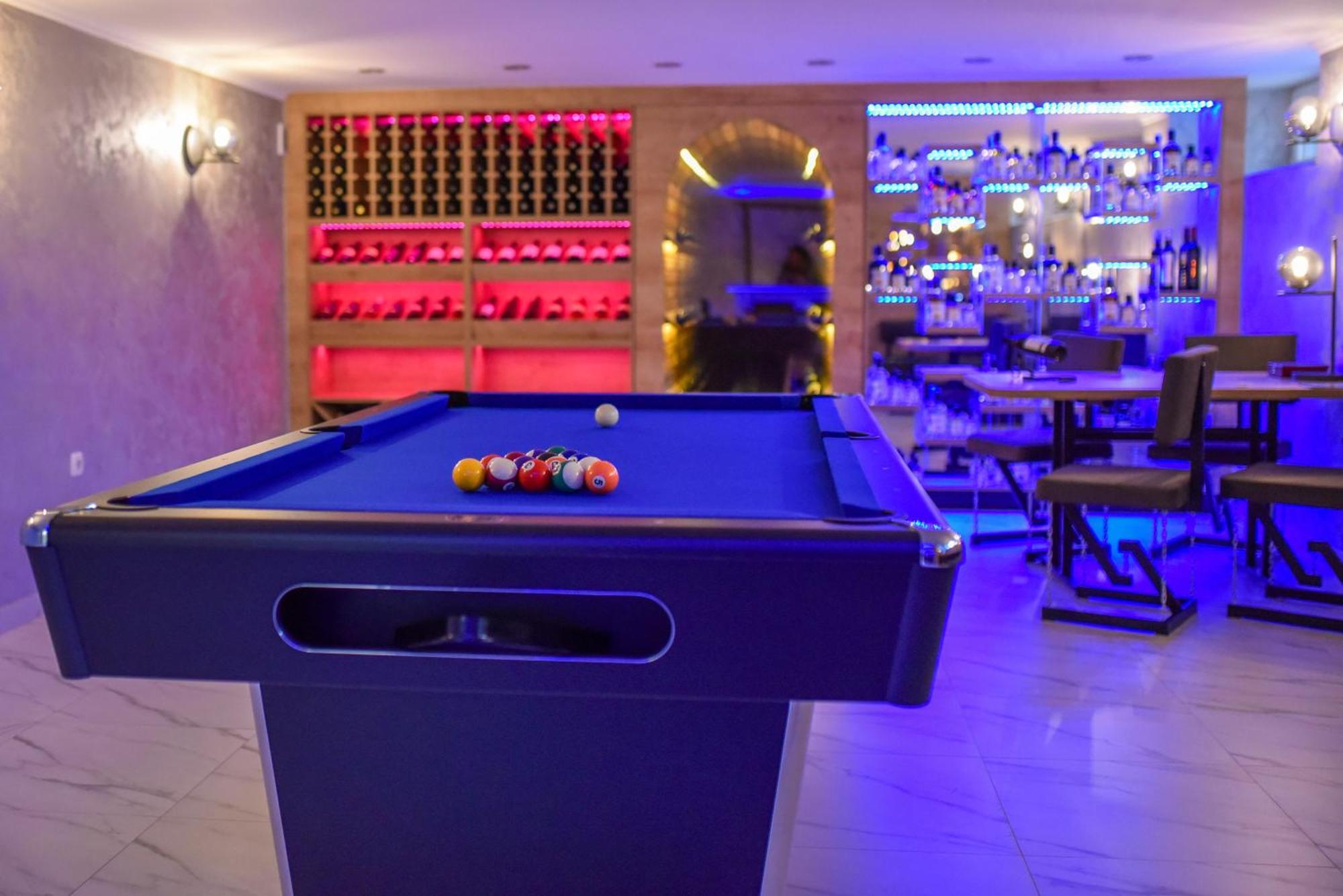 La Luna Premium Deluxe Apartment With Free Jacuzzi, Bikes & Covered Parking Nasice المظهر الخارجي الصورة