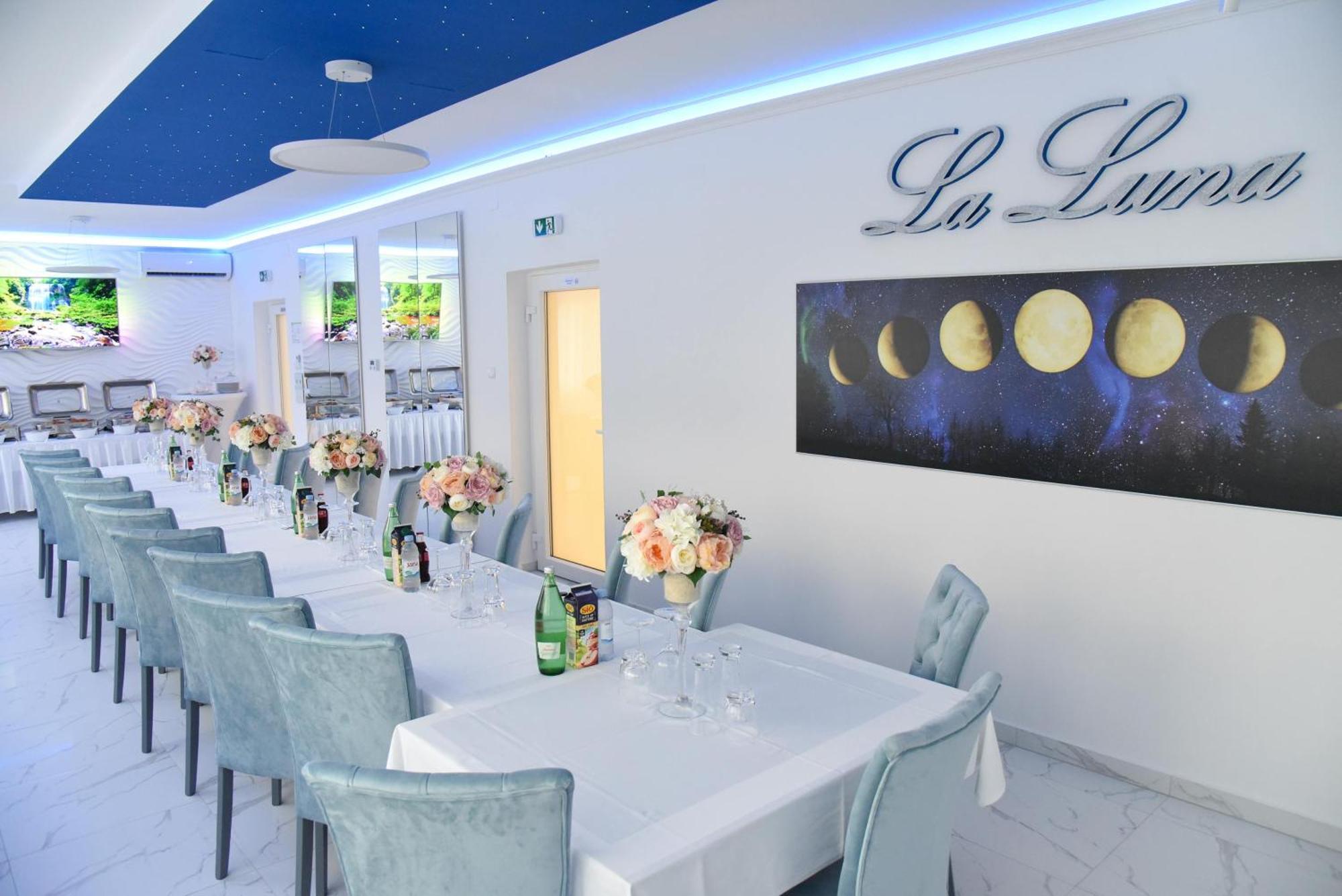 La Luna Premium Deluxe Apartment With Free Jacuzzi, Bikes & Covered Parking Nasice المظهر الخارجي الصورة