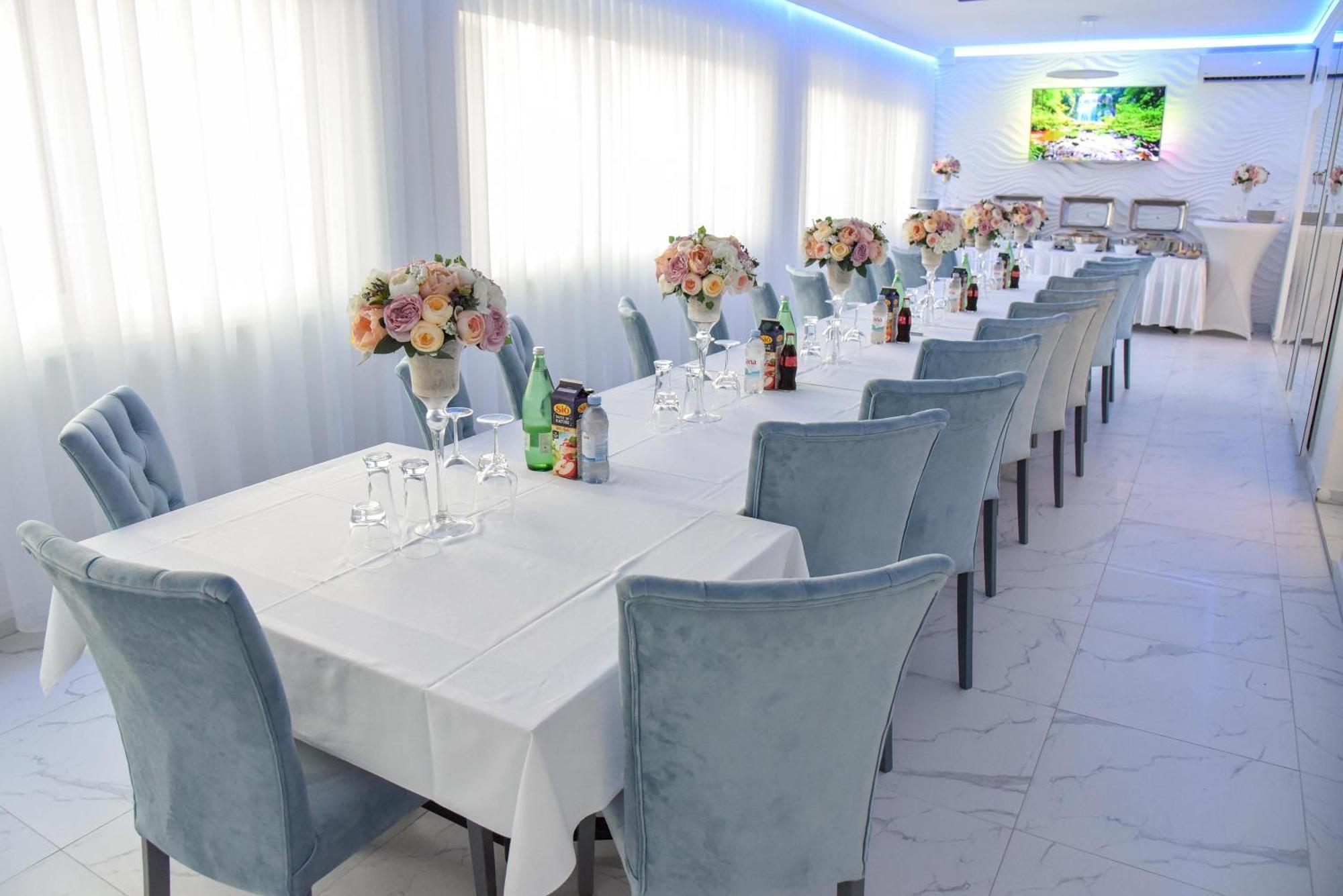 La Luna Premium Deluxe Apartment With Free Jacuzzi, Bikes & Covered Parking Nasice المظهر الخارجي الصورة